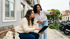 O problema pode não ser só os ecrãs: a rotina simples que ajuda a travar a miopia infantil