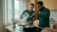 Pizza do dia seguinte na frigideira: o detalhe que devolve a base estaladiça